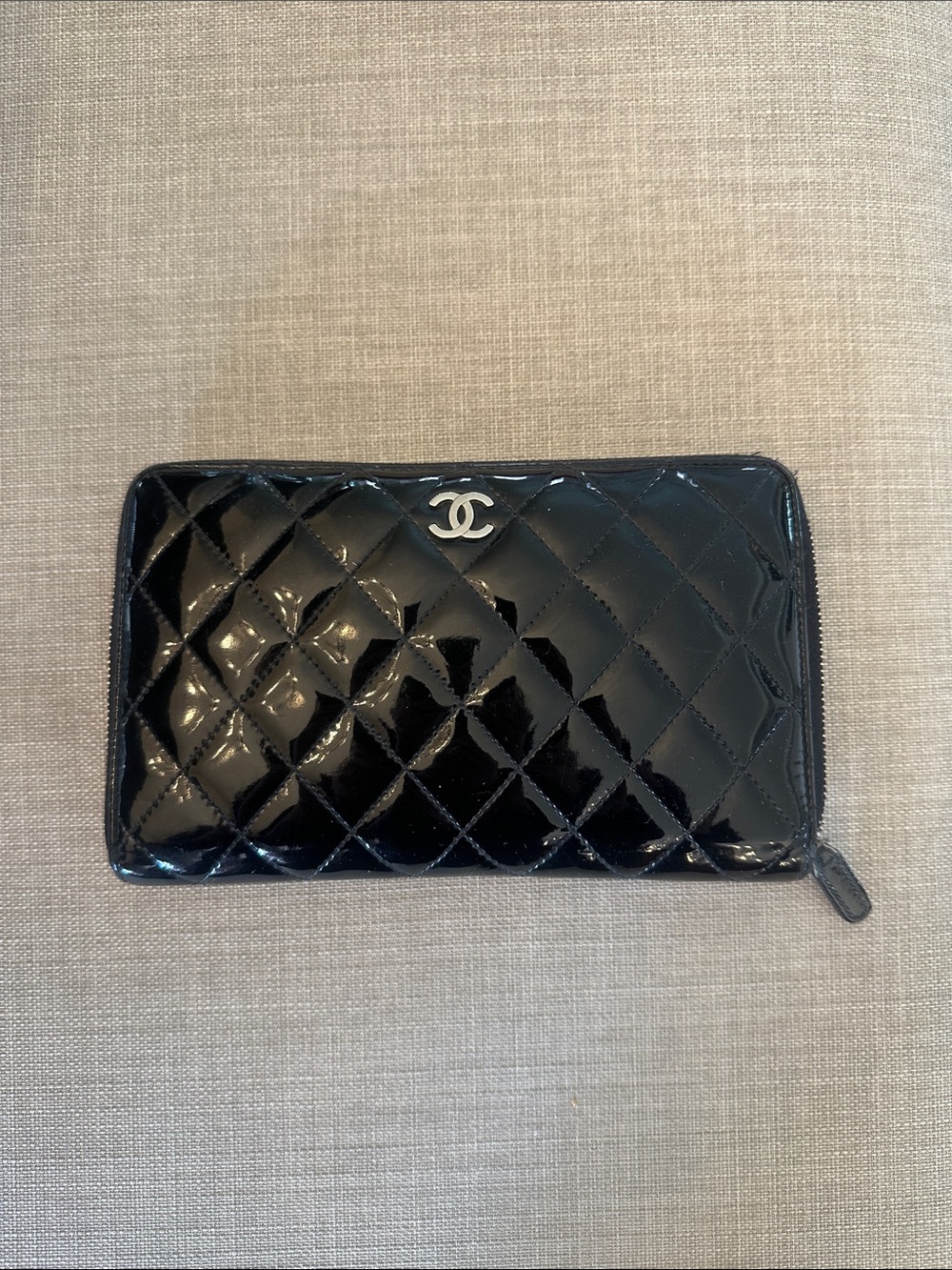 100% authentic Chanel organizer wall with silver metal